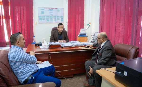 المحافظ بن الوزير يبحث ترتيبات استيعاب مشروع الصندوق الكويتي لتجهيز ورش ومعامل كلية المجتمع بشبوة المحافظ بن الوزير يبحث ترتيبات استيعاب مشروع الصندوق الكويتي لتجهيز ورش ومعامل كلية المجتمع بشبوة