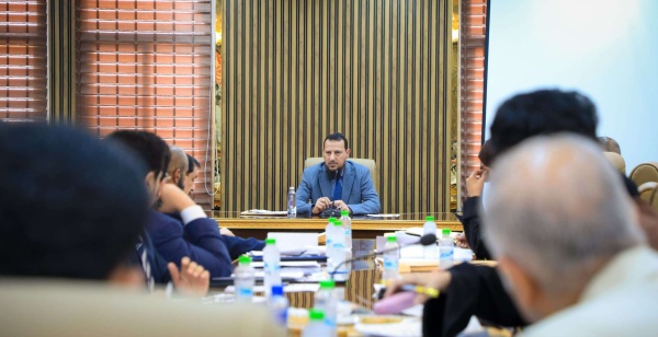 شيخ المجلس التنسيقي يسند السلطة المحلية ويعزز المشاركة المجتمعية ويرسخ الحوار للتعامل مع القضايا والاختلافات وتباين الأراء شيخ المجلس التنسيقي يسند السلطة المحلية ويعزز المشاركة المجتمعية ويرسخ الحوار للتعامل مع القضايا والاختلافات وتباين الأراء
