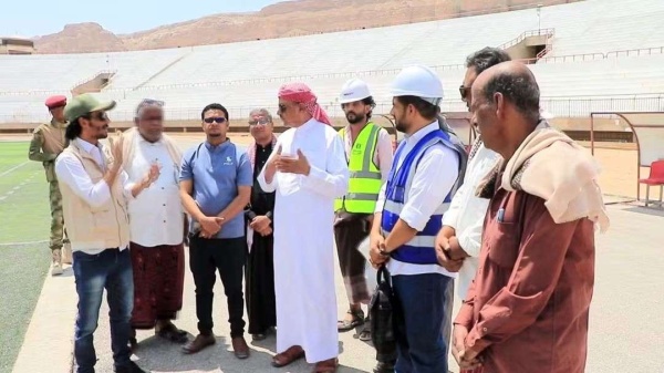 الوكيل بارباع يتفقد الأعمال الجارية باستاد سيئون الأولمبي