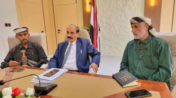 الوكيل الدغاري يترأس اجتماع لجنة دعم وإسناد الجبهات ويؤكد أهمية توحيد الجهود وتعزيز صمود المقاتلين الوكيل الدغاري يترأس اجتماع لجنة دعم وإسناد الجبهات ويؤكد أهمية توحيد الجهود وتعزيز صمود المقاتلين