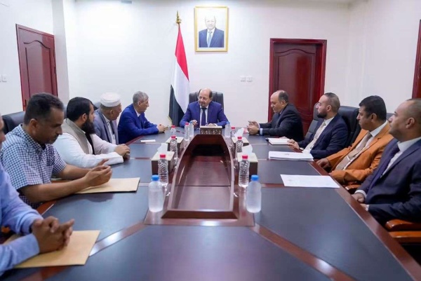 رئيس الوزراء يشدد على توحيد الجهود لحماية الجبهة الاقتصادية وتأمين احتياجات المواطنين رئيس الوزراء يشدد على توحيد الجهود لحماية الجبهة الاقتصادية وتأمين احتياجات المواطنين