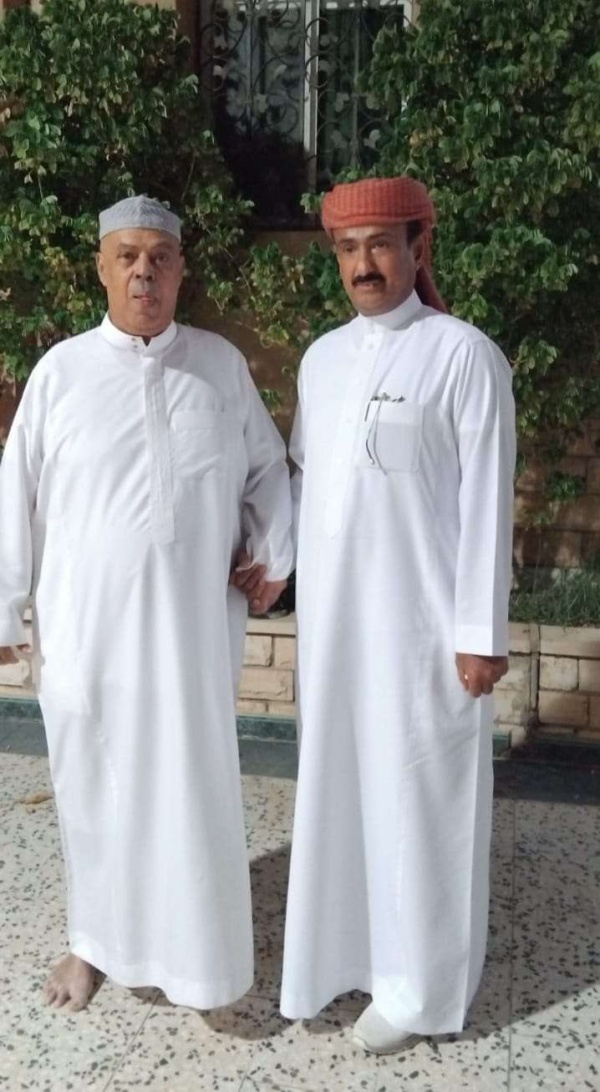 بن الوزير يزور وزير الدفاع الأسبق اللواء عبدالله عليوه للاطمئنان على صحته بن الوزير يزور وزير الدفاع الأسبق اللواء عبدالله عليوه للاطمئنان على صحته