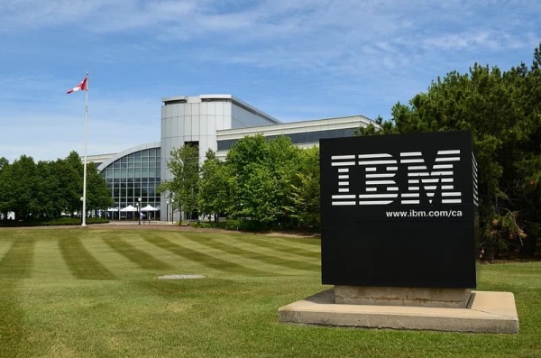 ما سبب انهيار سهم ibm بأكثر من 20 اليوم