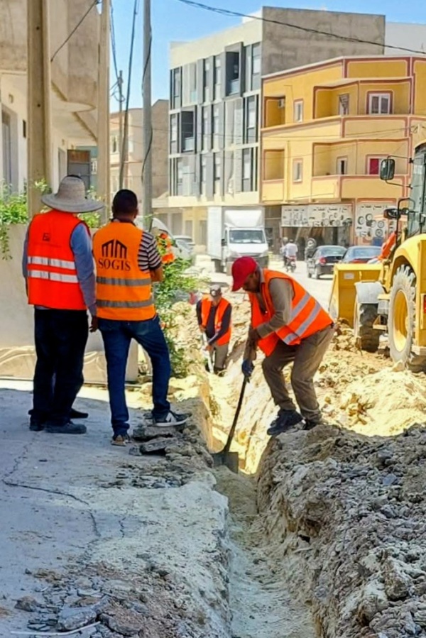 القيروان تقدم أشغال تمديد وتجديد شبكة الإنارة العمومية بحيي الصحابي والسلام القيروان تقدم أشغال تمديد وتجديد شبكة الإنارة العمومية بحيي الصحابي والسلام