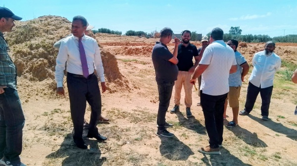 القيروان استئناف أشغال الطريق السيارة بالشبيكة بعد اتفاق ميداني مع أهالي الطعاملية القيروان استئناف أشغال الطريق السيارة بالشبيكة بعد اتفاق ميداني مع أهالي الطعاملية