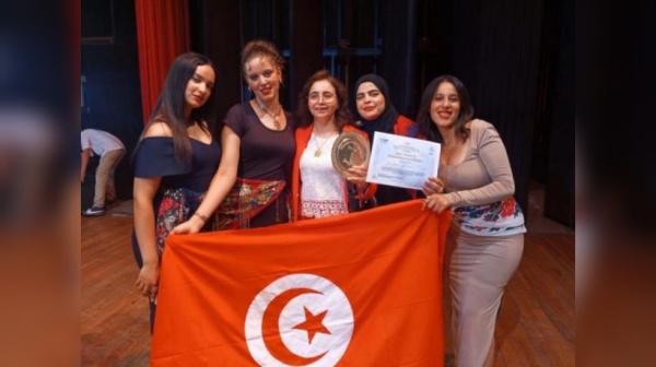 طالبة تونسية تحرز جائزة أفضل ممثلة في المهرجان الدولي للمسرح الجامعي بالدار البيضاء طالبة تونسية تحرز جائزة أفضل ممثلة في المهرجان الدولي للمسرح الجامعي بالدار البيضاء