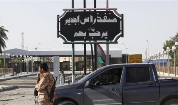 معبر رأس جدير ارتفاع حركة العبور على مستوى الدخول إلى الأراضي التونسية معبر رأس جدير ارتفاع حركة العبور على مستوى الدخول إلى الأراضي التونسية