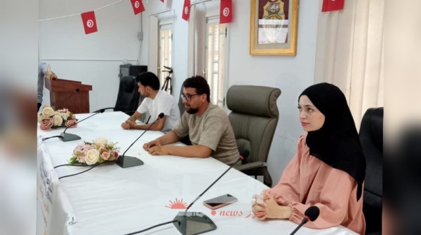 القيروان ندوة حول التوجيه الجامعي تجمع الناجحين في البكالوريا مع أساتذة وخريجين القيروان ندوة حول التوجيه الجامعي تجمع الناجحين في البكالوريا مع أساتذة وخريجين