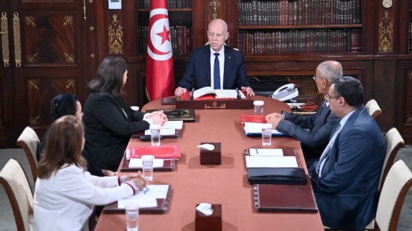 إثر الزيارة التي أداها إلى رادس رئيس الجمهورية كل من تسب ب في التلو ث يجب أن يتحم ل كامل مسؤولي اته إثر الزيارة التي أداها إلى رادس رئيس الجمهورية كل من تسب ب في التلو ث يجب أن يتحم ل كامل مسؤولي اته