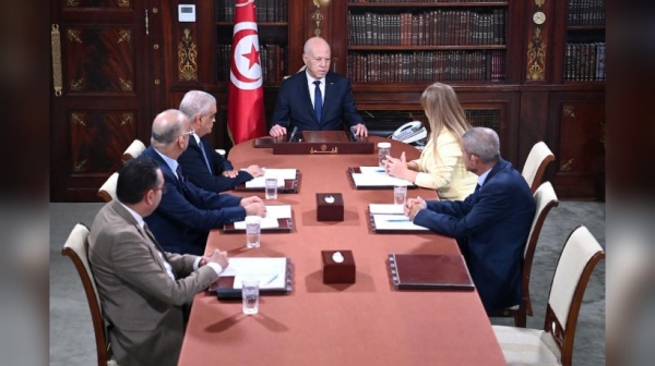 رئيس الجمهورية المرحلة تتطل ب ترسيخ خطاب إعلامي مسؤول يعكس الحقيقة ويخدم المصلحة العليا للبلاد رئيس الجمهورية المرحلة تتطل ب ترسيخ خطاب إعلامي مسؤول يعكس الحقيقة ويخدم المصلحة العليا للبلاد