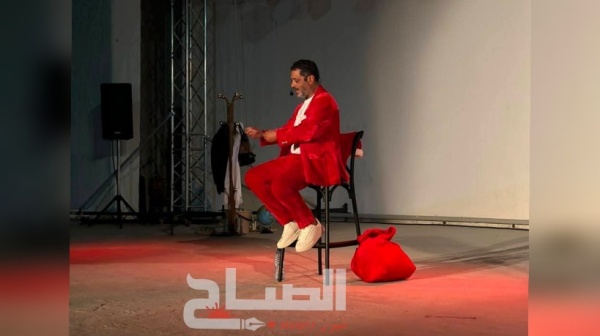 في عرض كوميدي مختلف صابر الوسلاتي يضيء سهرة مهرجان الفسقية بـ بابا نويل في تونس في عرض كوميدي مختلف صابر الوسلاتي يضيء سهرة مهرجان الفسقية بـ بابا نويل في تونس