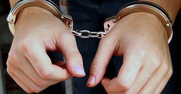 الاحتفاظ بعون بريد من أجل شبهة الاستيلاء على أموال حرفاء الاحتفاظ بعون بريد من أجل شبهة الاستيلاء على أموال حرفاء