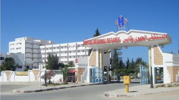 غنوش إصابة 4 أشخاص إثر سقوط شرفة منزل غنوش إصابة 4 أشخاص إثر سقوط شرفة منزل