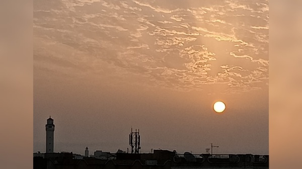 القيروان شروق ذهبي في صباح يوم حار القيروان شروق ذهبي في صباح يوم حار
