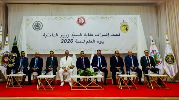 وزير الد اخلي ة ي كر م الم تفو قين في الامتحانات الوطنية من أبناء أعوان وإطارات الوزارة