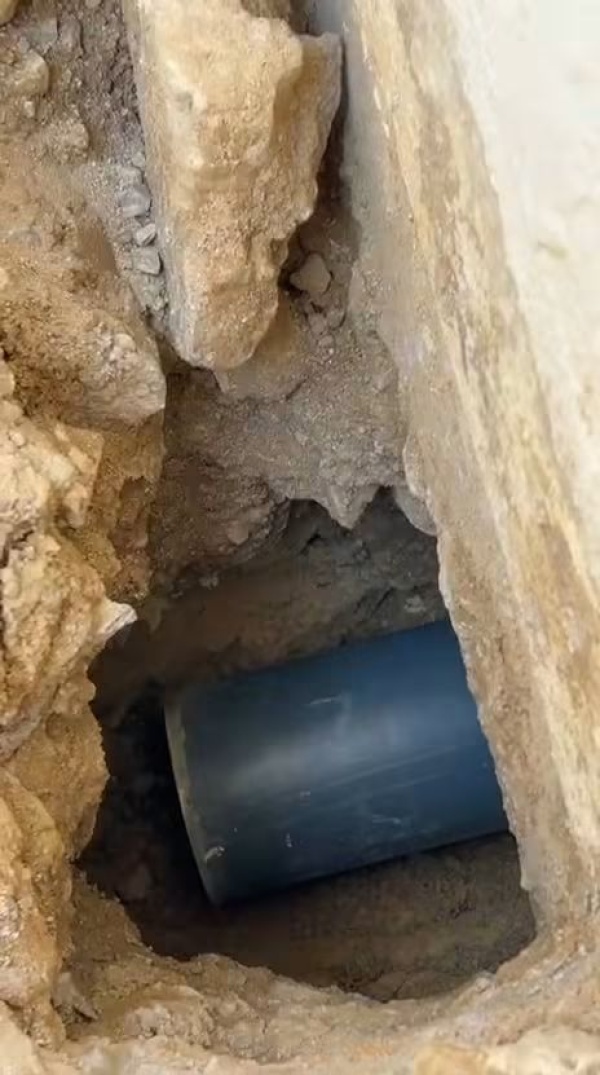نابل أهالي سيدي عاشور يطالبون السلط بالتدخل لإصلاح الحفر على مستوى الطريق نابل أهالي سيدي عاشور يطالبون السلط بالتدخل لإصلاح الحفر على مستوى الطريق