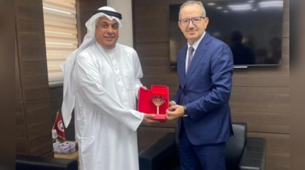 مدير عام وكالة الاستثمار الخارجي وسفير مملكة البحرين يبحثان دفع مشروع المرفأ المالي مدير عام وكالة الاستثمار الخارجي وسفير مملكة البحرين يبحثان دفع مشروع المرفأ المالي