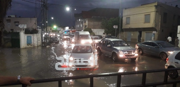 صور طبربة منوبة مساء صعب بسبب قوة الامطار وكثرة الحفر وانسداد البالوعات