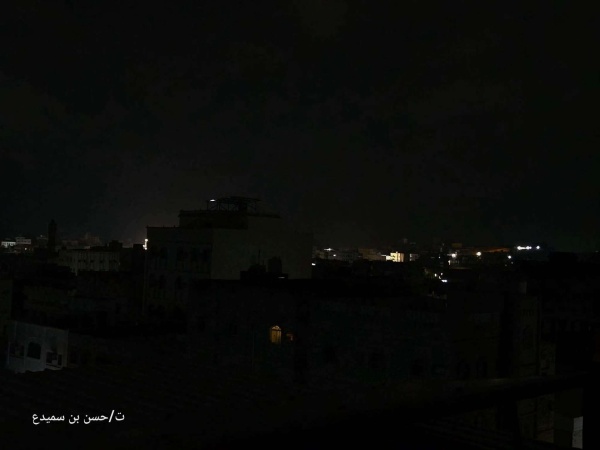 تصعيد جوي في حضرموت الدفاعات الأرضية تتصدى لمسي رات مجهولة فوق مواقع عسكرية ومنشآت نفطية بالمكلا واللجنة الأمنية ترفع الجاهزية القصوى