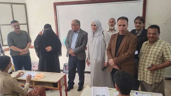 وزير التربية والتعليم يتفقد اختبارات الثانوية العامة في مديرية المنصورة بعدن وزير التربية والتعليم يتفقد اختبارات الثانوية العامة في مديرية المنصورة بعدن