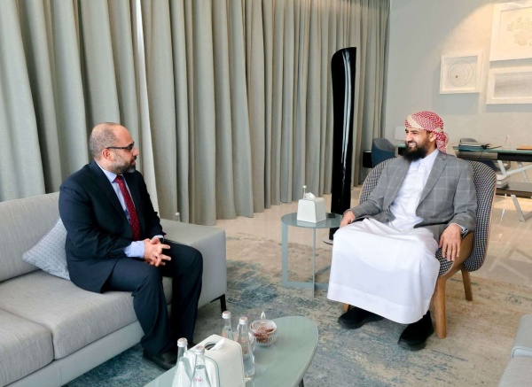 وزارة الاتصالات وتقنية المعلومات تعرض خططها لتطوير القطاع أمام عضو مجلس القيادة الرئاسي المحر مي وزارة الاتصالات وتقنية المعلومات تعرض خططها لتطوير القطاع أمام عضو مجلس القيادة الرئاسي المحر مي