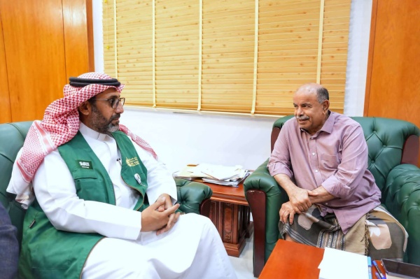 عضو مجلس القيادة الرئاسي محافظ حضرموت يط لع على تدخلات مركز الملك سلمان للإغاثة ويؤكد دعم المشاريع الإنسانية والتنموية بالمحافظة عضو مجلس القيادة الرئاسي محافظ حضرموت يط لع على تدخلات مركز الملك سلمان للإغاثة ويؤكد دعم المشاريع الإنسانية والتنموية بالمحافظة