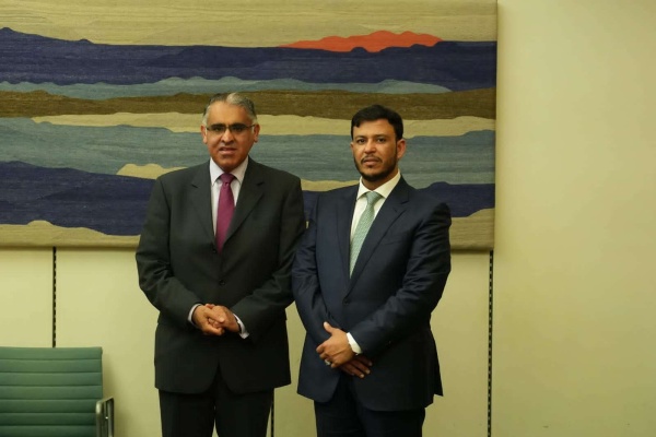الدكتور عبدالله العليمي يبحث مع رئيس المجموعة البرلمانية البريطانية بشأن اليمن تعزيز العلاقات ودعم جهود السلام والتعافي
