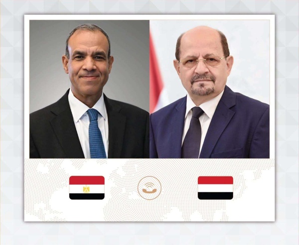 رئيس الوزراء يتلقى اتصالا هاتفيا من وزير الخارجية المصري
