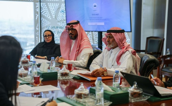 مساعد المشرف العام على إعمار اليمن يبحث سبل التعاون التنموي مع سفير اليابان لدى اليمن مساعد المشرف العام على إعمار اليمن يبحث سبل التعاون التنموي مع سفير اليابان لدى اليمن