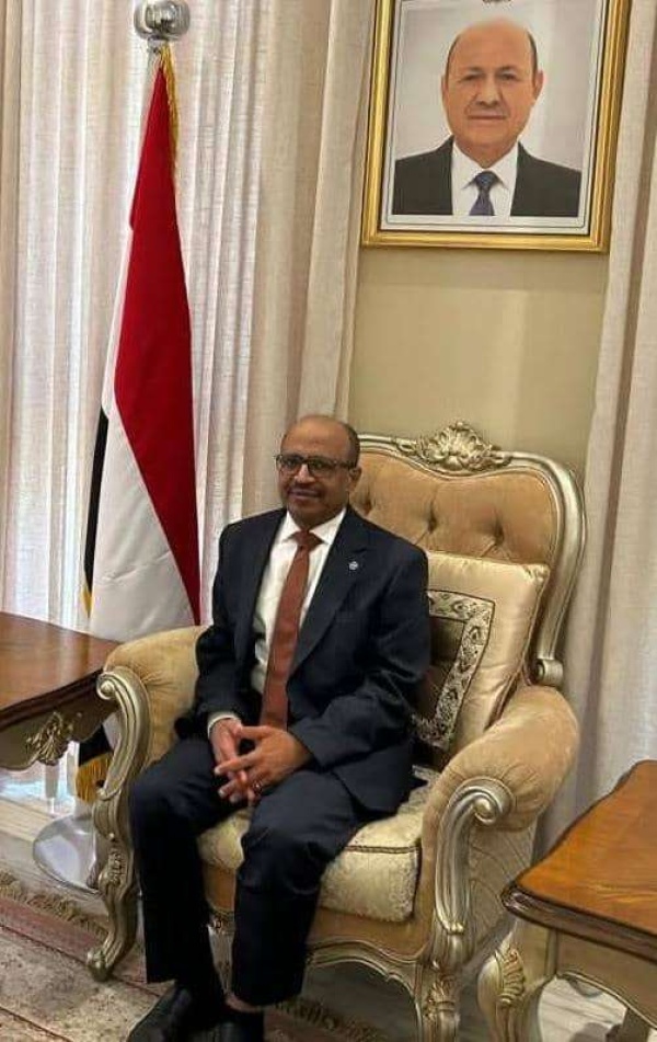 وزير النفط والمعادن المبادرة الأردنية تنسجم مع رؤية الدولة لتشغيل مطار صنعاء وتخفيف الأعباء عن المواطنين وزير النفط والمعادن المبادرة الأردنية تنسجم مع رؤية الدولة لتشغيل مطار صنعاء وتخفيف الأعباء عن المواطنين