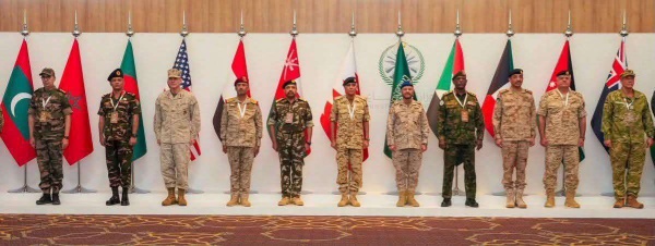 عاجل الرياض تستضيف الاجتماع الأول للتحالف البحري الدفاعي لتعزيز أمن الملاحة في باب المندب بمشاركة اليمن ودول إقليمية عاجل الرياض تستضيف الاجتماع الأول للتحالف البحري الدفاعي لتعزيز أمن الملاحة في باب المندب بمشاركة اليمن ودول إقليمية