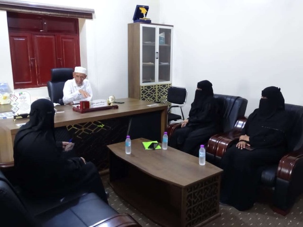 رئيسة اللجنة الوطنية للمرأة بساحل حضرموت ومدير إدارة تنمية المرأة ينفذان زيارة ميدانية إلى مديرية دوعن للاطلاع على أوضاع المرأة واحتياجاتها رئيسة اللجنة الوطنية للمرأة بساحل حضرموت ومدير إدارة تنمية المرأة ينفذان زيارة ميدانية إلى مديرية دوعن للاطلاع على أوضاع المرأة واحتياجاتها