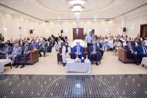عاجل رئيس الوزراء يدشن في عدن إعادة إصدار الجريدة الرسمية للجمهورية اليمنية بعد أكثر من 11 عاما على توقفها