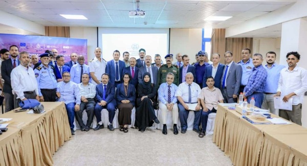 عاجل وزير النقل يؤكد أهمية تشكيل اللجنة الوطنية للأمن البحري لمواجهات التهديدات التي تشهدها المنطقة عاجل وزير النقل يؤكد أهمية تشكيل اللجنة الوطنية للأمن البحري لمواجهات التهديدات التي تشهدها المنطقة