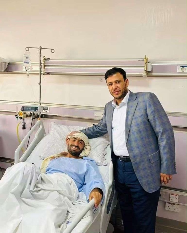 عضو مجلس القيادة الرئاسي الدكتور عبدالله العليمي يطمئن على صحة قائد الفرقة الخامسة بالمقاومة الوطنية عضو مجلس القيادة الرئاسي الدكتور عبدالله العليمي يطمئن على صحة قائد الفرقة الخامسة بالمقاومة الوطنية