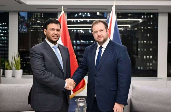 عضو مجلس القيادة عبدالله العليمي يبحث مع وزير الدولة البريطاني تطورات الأوضاع في اليمن والتهديدات الحوثية