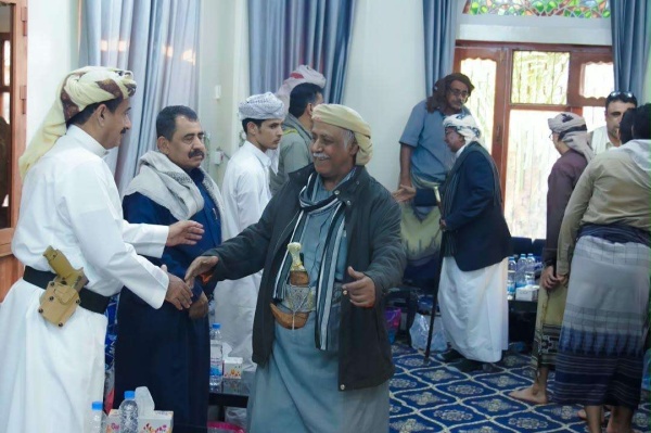 محافظ شبوة ابن الوزير يستقبل جموع المهنئين بعودته في مشهد يجس د وحدة الصف والتلاحم