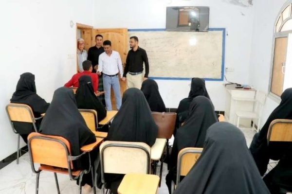قيادة السلطة المحلية ومكتب الصحة بالشحر تزوران المعهد العالي للعلوم الصحية وتشيدان بمستوى الإنجاز الأكاديمي قيادة السلطة المحلية ومكتب الصحة بالشحر تزوران المعهد العالي للعلوم الصحية وتشيدان بمستوى الإنجاز الأكاديمي