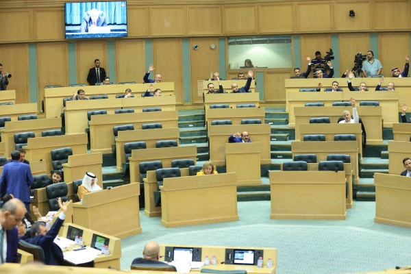 جدل نيابي حول المادة 28 من قانون الملكية العقارية والقاضي يرفع الجلسة إلى الثلاثاء عاجل جدل نيابي حول المادة 28 من قانون الملكية العقارية والقاضي يرفع الجلسة إلى الثلاثاء عاجل