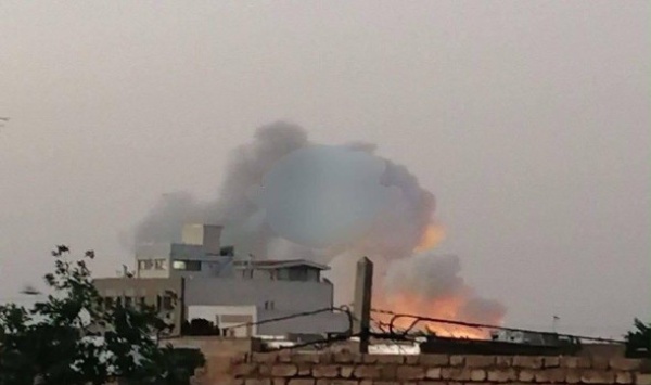 الجيش الأمريكي يعلن بدء ضربات على إيران وسط انفجارات في عدة مناطق الجيش الأمريكي يعلن بدء ضربات على إيران وسط انفجارات في عدة مناطق