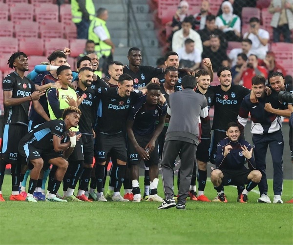 شبكة تحليلية عن محمد صلاح انظروا ماذا فعل بعد طرد لاعب طرابزون سبور
