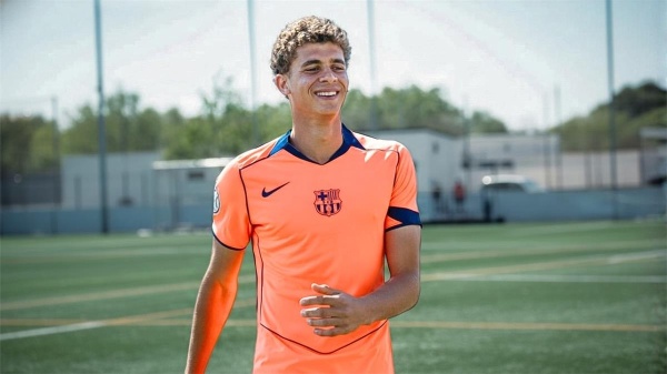 لم يفعلها سوى ميدو حمزة عبد الكريم على موعد مع التاريخ قبل مواجهة برشلونة وإلتشي لم يفعلها سوى ميدو حمزة عبد الكريم على موعد مع التاريخ قبل مواجهة برشلونة وإلتشي