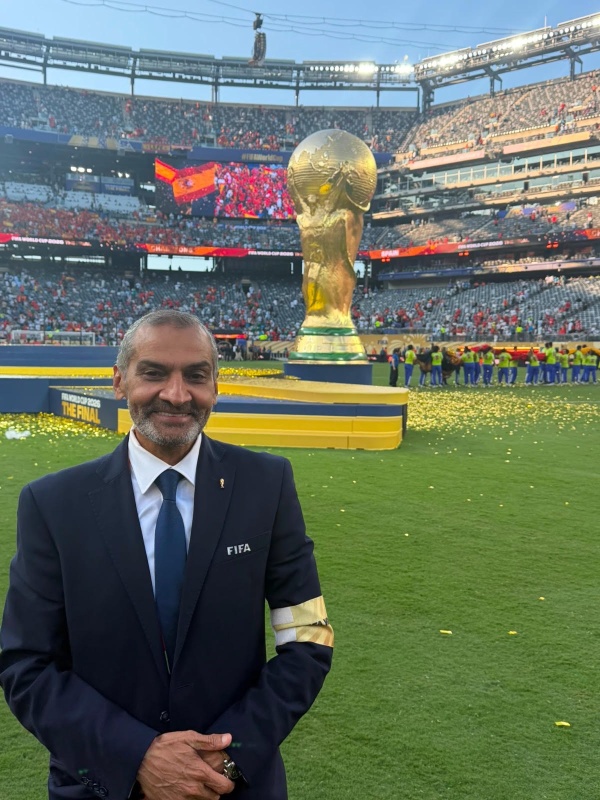 هاني بلان نائب رئيس لجنة الحكام في الاتحاد الدولي فخور بتمثيل قطر للمرة الثالثة في كأس العالم هاني بلان نائب رئيس لجنة الحكام في الاتحاد الدولي فخور بتمثيل قطر للمرة الثالثة في كأس العالم