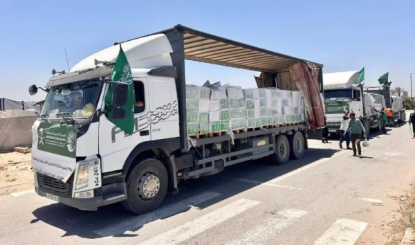 صور المملكة تواصل دعم غزة بقافلة جديدة محم لة بالسلال الغذائية صور المملكة تواصل دعم غزة بقافلة جديدة محم لة بالسلال الغذائية