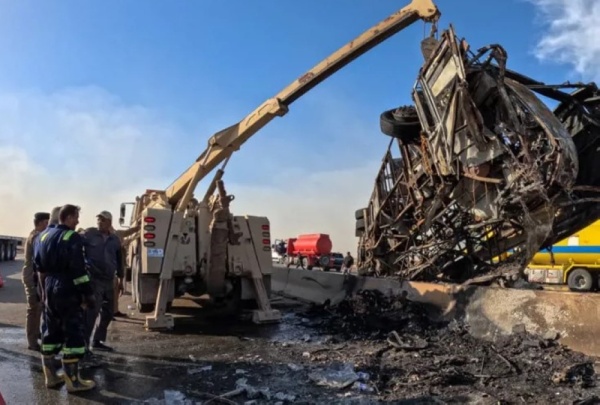 مقتل 18 شخص ا وإصابة 17 بجروح في حادث مروع جنوب العراق مقتل 18 شخص ا وإصابة 17 بجروح في حادث مروع جنوب العراق