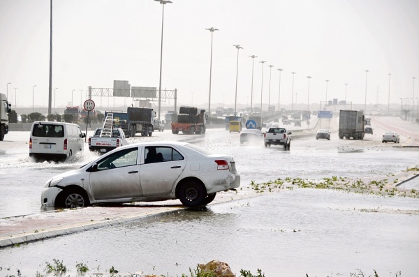 تعطلت سيارتك على الطريق خدمة عبر توكلنا تنقذ الموقف