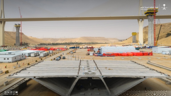 تقدم أعمال الجسرين الموازيين لجسر وادي لبن إلى 28 ضمن تطوير محاور الرياض تقدم أعمال الجسرين الموازيين لجسر وادي لبن إلى 28 ضمن تطوير محاور الرياض