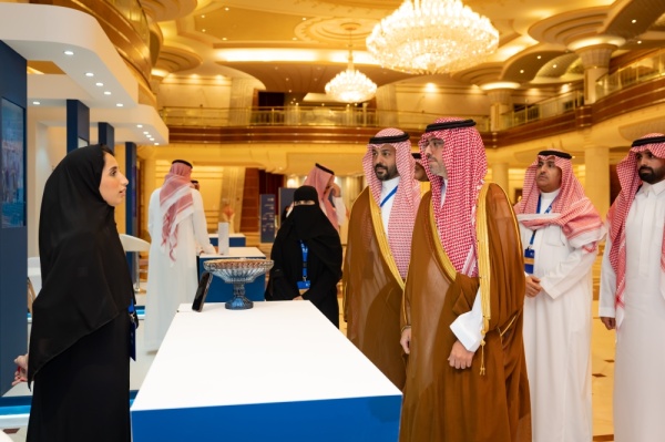 بحضور محافظ جدة ملتقى المسؤولية الاجتماعية يبحث تطوير الأداء المؤسسي وتعزيز الأثر بحضور محافظ جدة ملتقى المسؤولية الاجتماعية يبحث تطوير الأداء المؤسسي وتعزيز الأثر