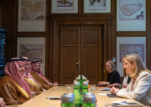 وزير الخارجية ونظيرته النمساوية يرحبان بالاتفاق بين أمريكا وإيران وزير الخارجية ونظيرته النمساوية يرحبان بالاتفاق بين أمريكا وإيران