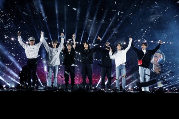 فرقة bts توس ع جولتها العالمية أريرانغ بإضافة حفلتين جديدتين
